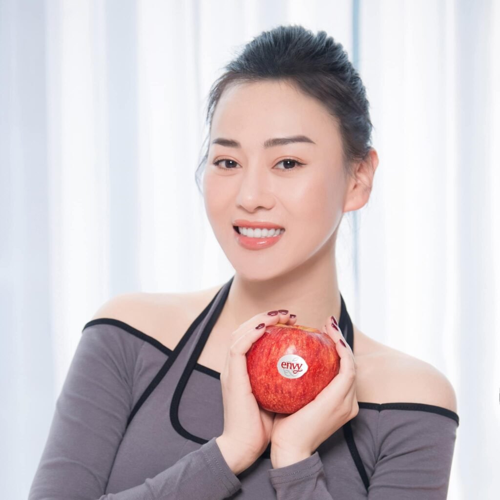 Gợi Cảm Và Tự Tin Khám Phá Vẻ Đẹp Quyến Rũ Của ‘Gái Đẹp Mặc Bikini’ Trong Mùa Hè Này